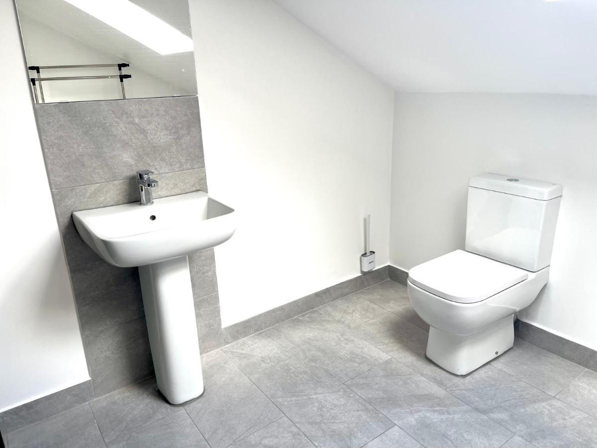 Entire Pinkapt - Free Parking - Up To 4 Guests - 3 Beds - Close To City Centre بلفاست المظهر الخارجي الصورة