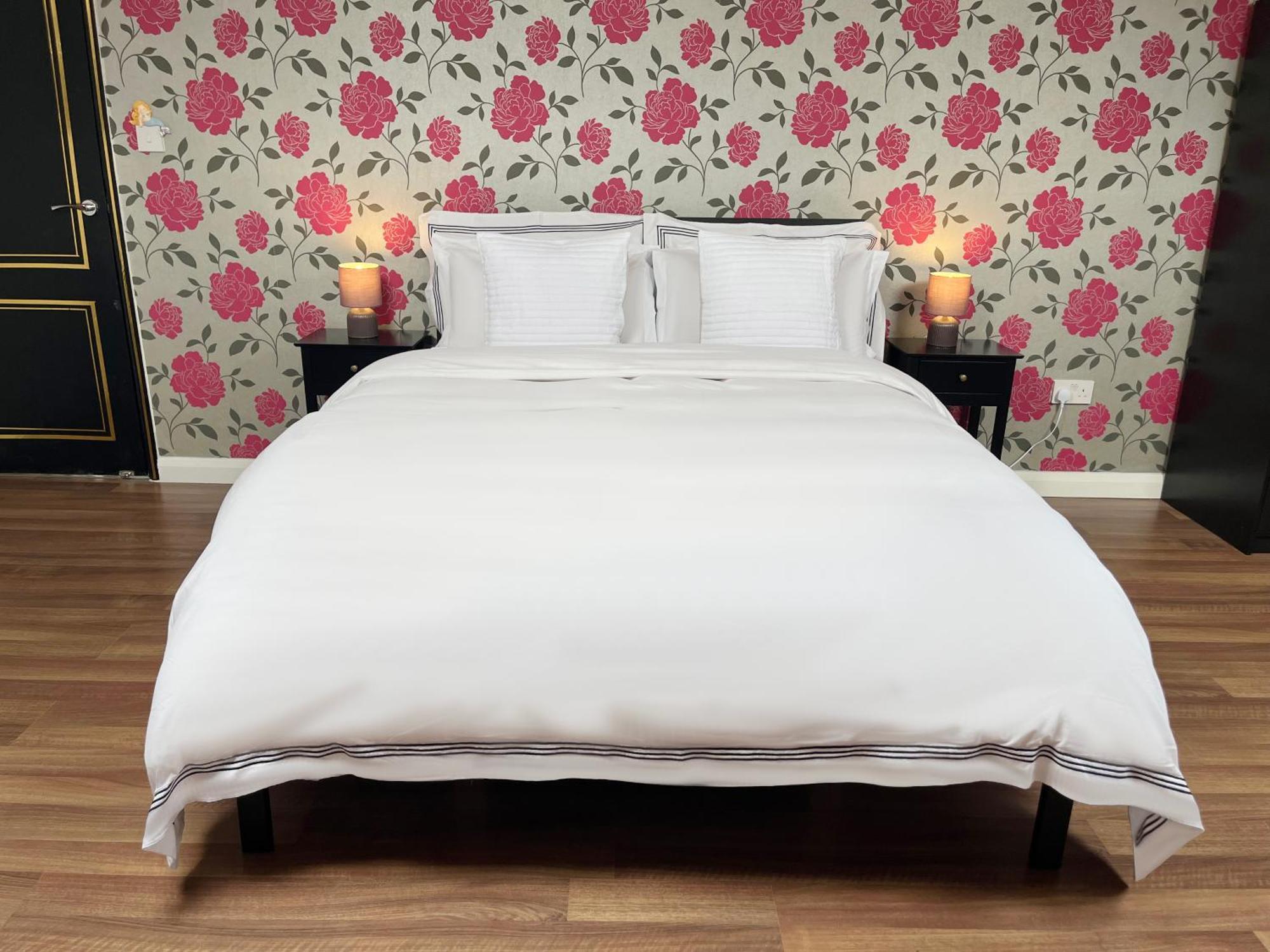 Entire Pinkapt - Free Parking - Up To 4 Guests - 3 Beds - Close To City Centre بلفاست المظهر الخارجي الصورة