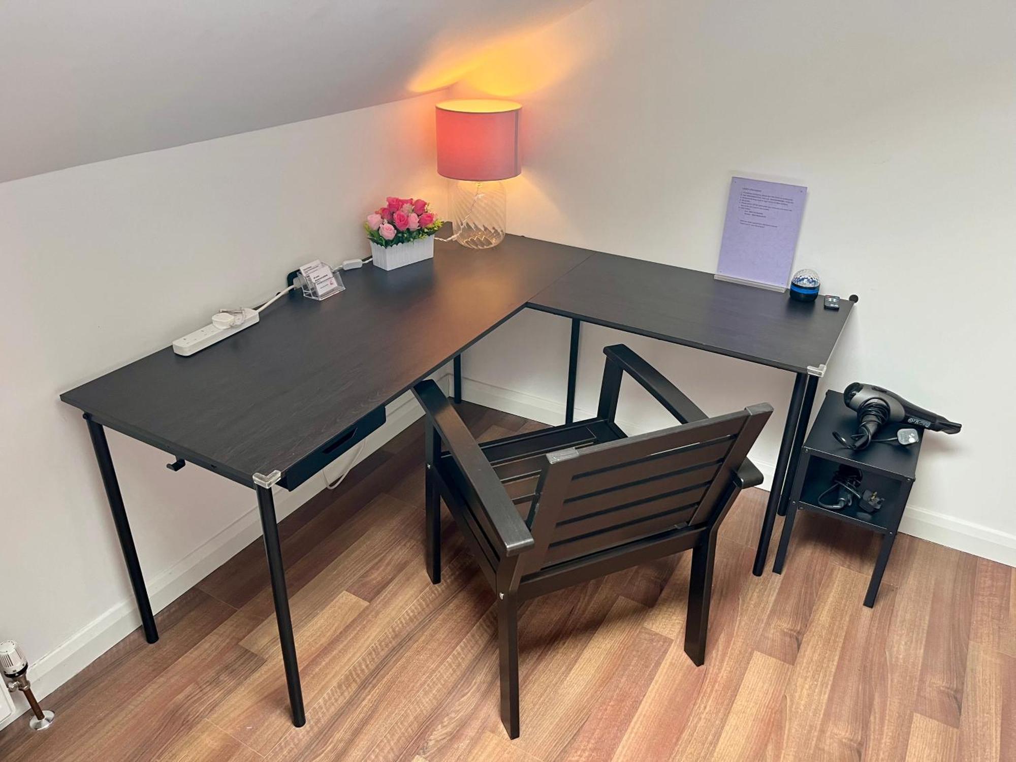 Entire Pinkapt - Free Parking - Up To 4 Guests - 3 Beds - Close To City Centre بلفاست المظهر الخارجي الصورة